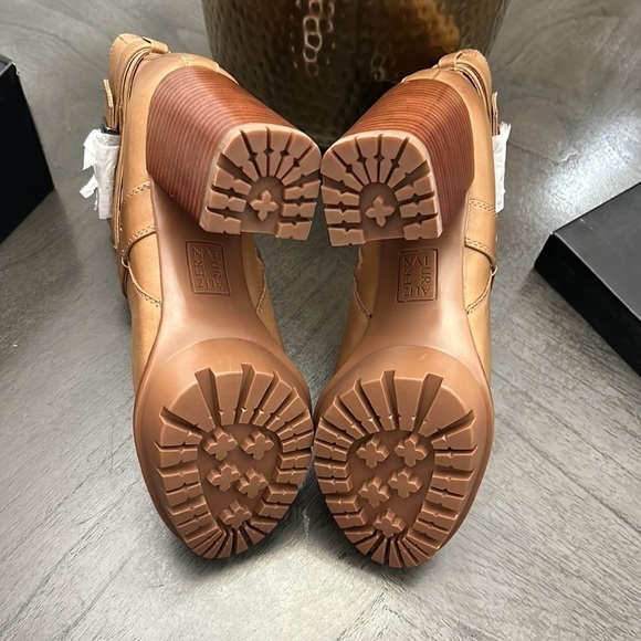 NATURALIZER Lyra Lug Sole Booties - Picture 5 of 13